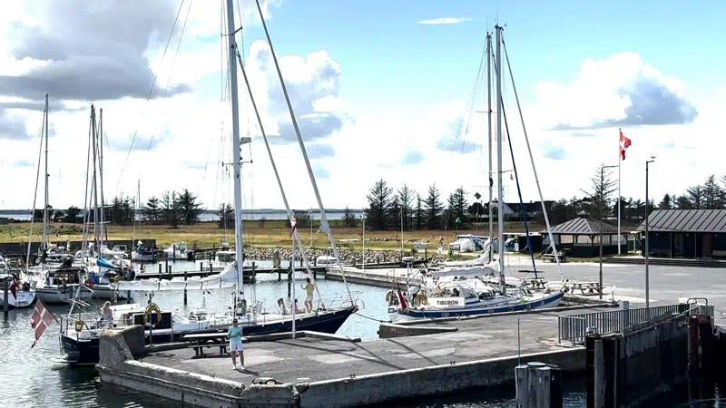 Havnen på Bågø, hvor Bågøfærgen lægger til kaj flere gange om dagen.