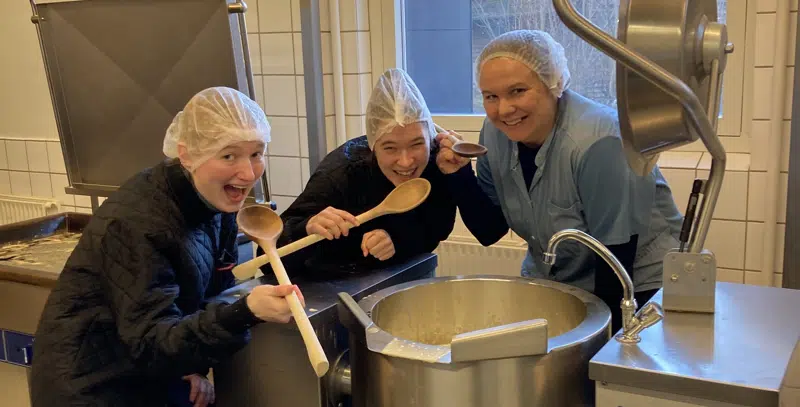 Hygge om gryden i Assens Madservice