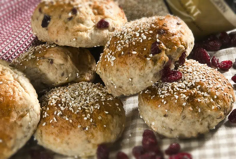 Hjemmebagte grovboller.