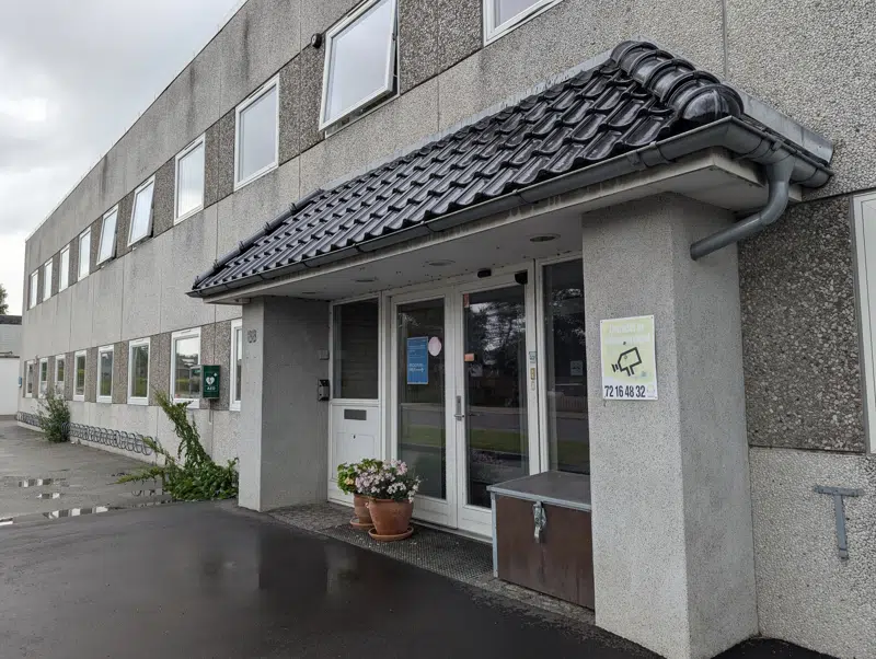 Indgangen hjælpemiddeldepotet