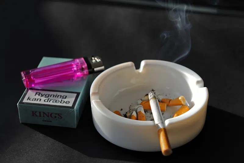 smøger og askebæger