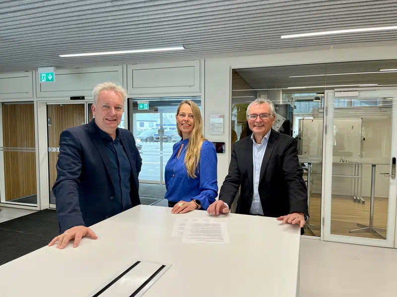 Fra venstre, Mogens Brusgaard, formand Furesø Industri, Birgit Ritter, formand Furesø Erhvervsforening og Ole Bondo Christensen, borgmester (A).