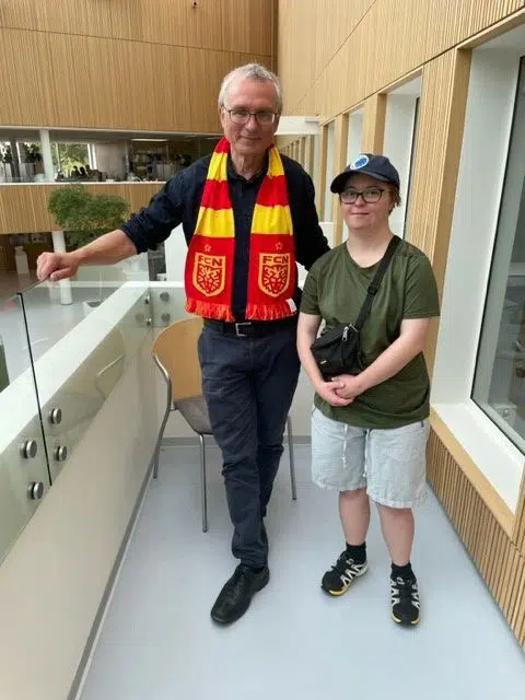 Ole bondo christensen med interviewer