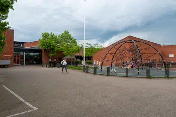 Indgangen til Buddinge Skole