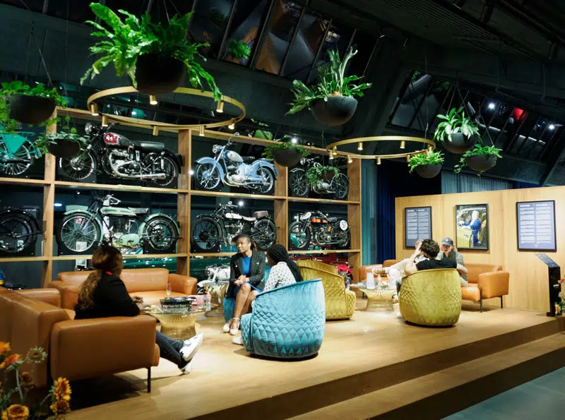 Deltagere hygger sig ved fejringen af erhvervsuddannede i 2025