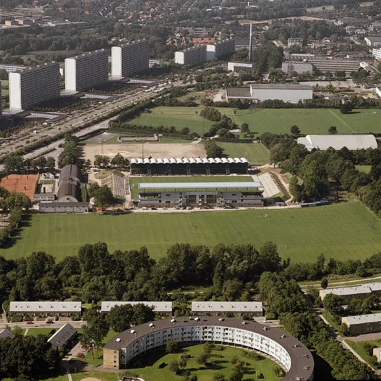 Gladsaxe Stadion set fra luften i 1999