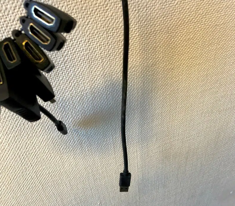 Strømkabel, der ikke er tilsluttet en computer