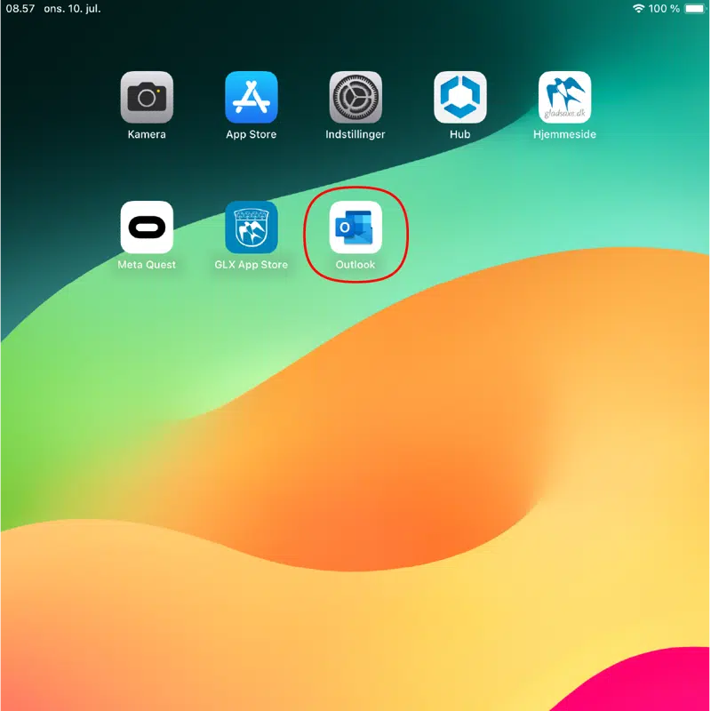 Vælg 'Outlook'-appen, som ligger på iPad'ens skrivebord