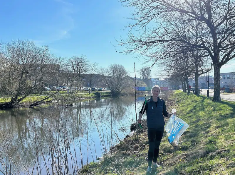 På Klimahandledagen i Kolding kan du blandt andet samle affald.
