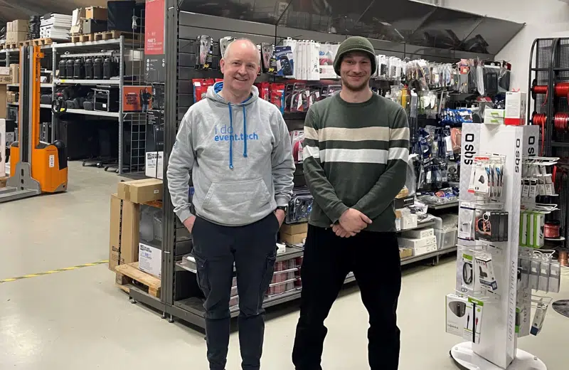 Gert Drescher, ejer af CC Proshop, og medarbejder Kenneth Warming