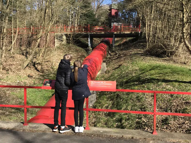 Harteværkets røde rør