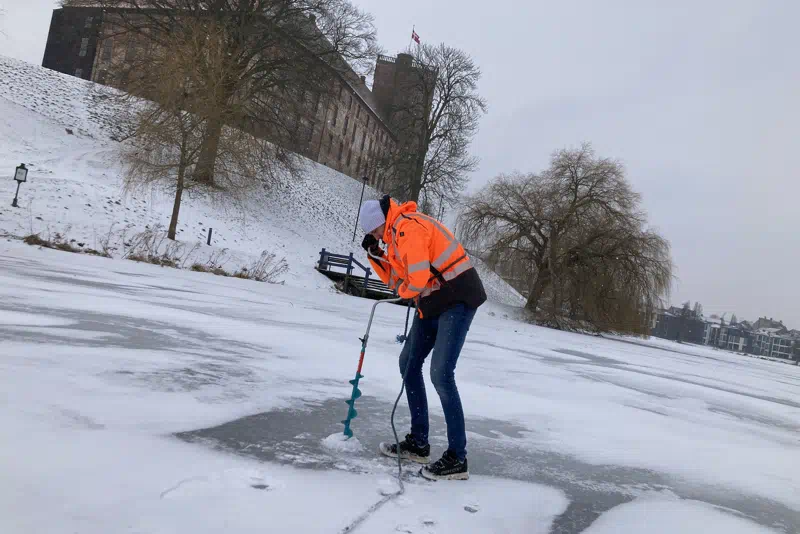 Måling af is på Slotssøen