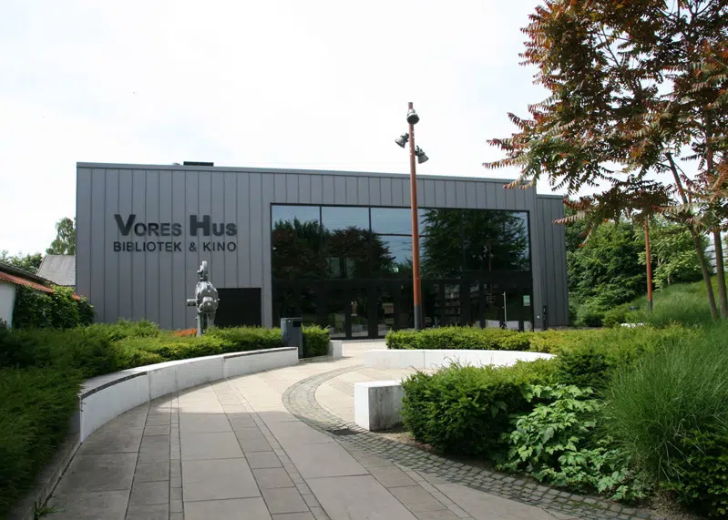 Vores Hus og Kinotorvet, Kinovej 1 