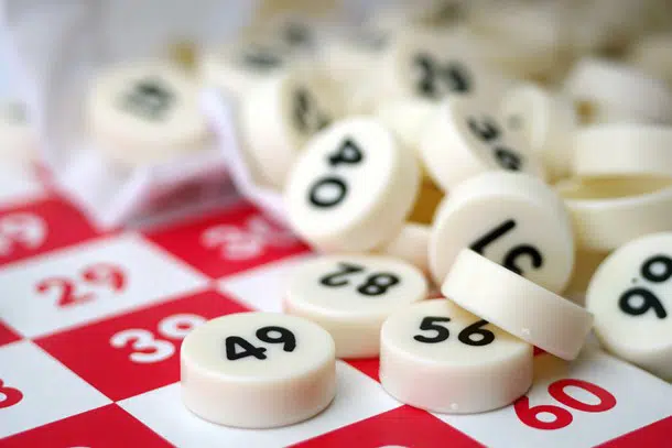 Bankobrikker og plade