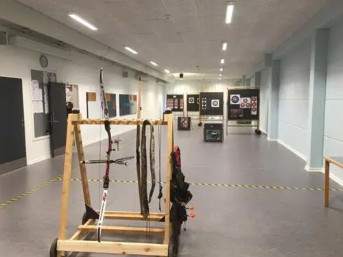 Rum der er klargjort til bueskydning