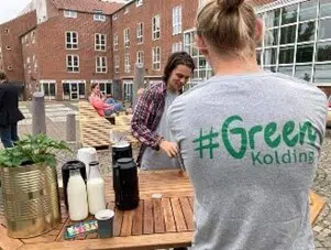 Green Kolding deler kaffe ud