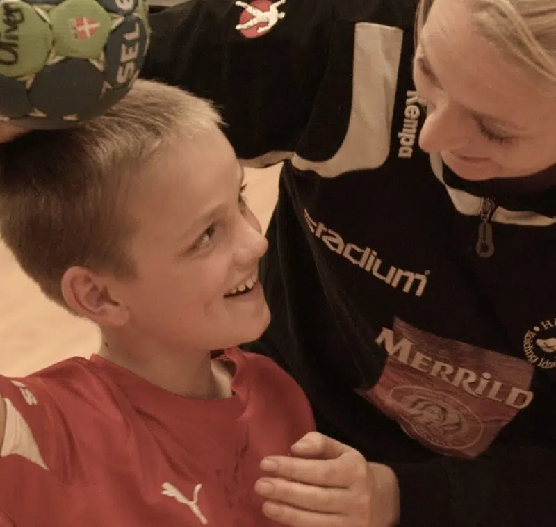 Et barn og en voksen