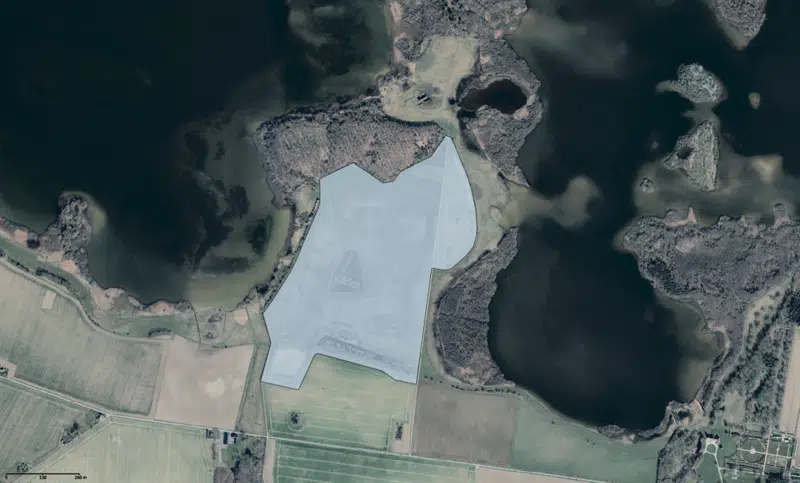 Flyfoto fra 2025 med markering og indtegning af projektområdet