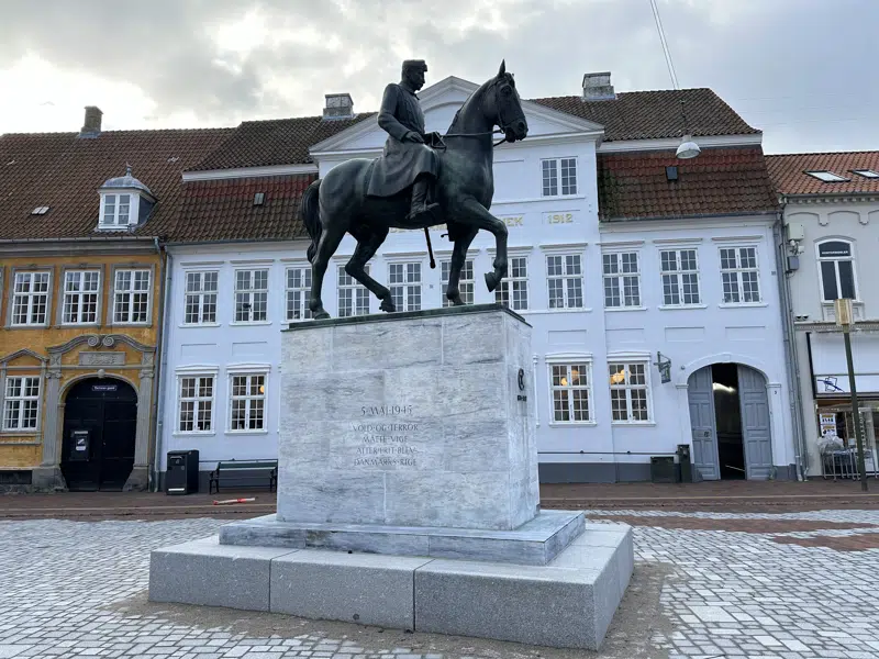 Foto af Rytterstatuen på Axeltorv 