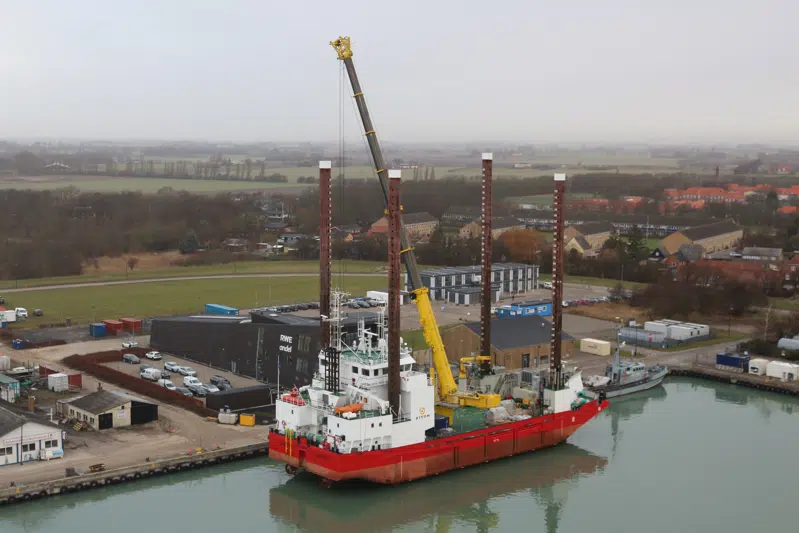 Jack-up rig Wind i Rødbyhavn Trafikhavn