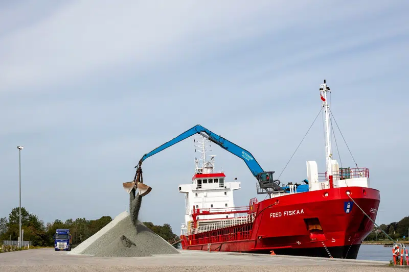 Losning skærved ved den nyeste kaj, kaj 0 i Nakskov Havn
