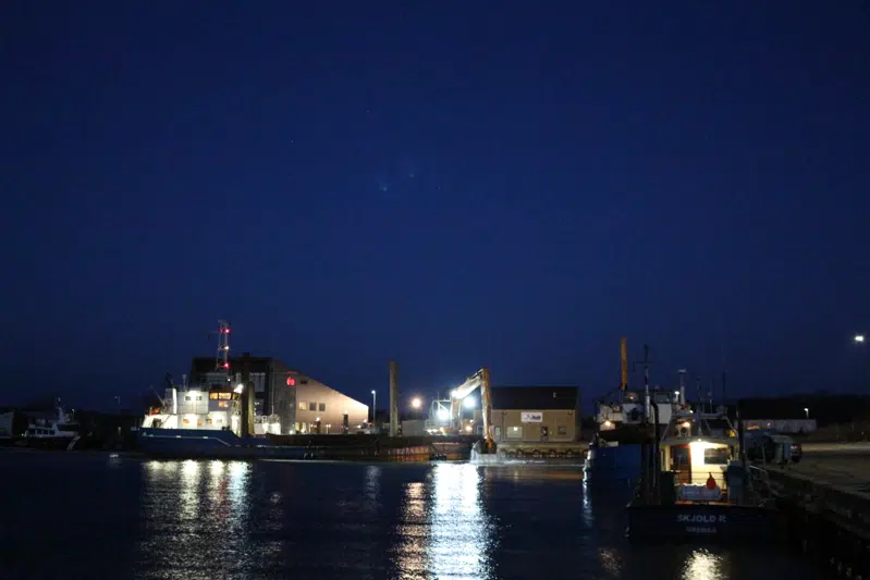 Oprensning en aftenstund i Rødbyhavn Trafikhavn