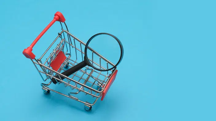 Lup placeret i indkøbsvogn