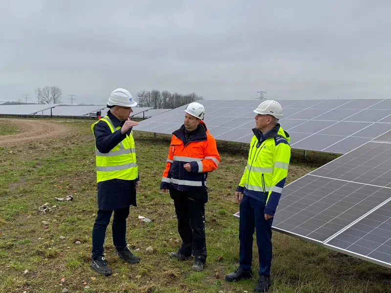 Borgmester Frank Schmidt-Hansen fik forleden en rundvisning i Holsted Solar Park af Søren Nannestad, der er Director, Head of Electrical Engineering in EPC samt Knud Erik Andersen, CEO hos European Energy